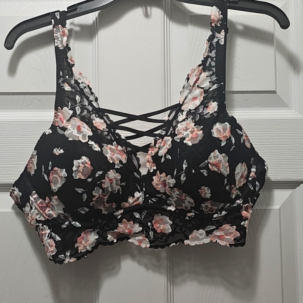 Floral‎ Lace-Up Bralett